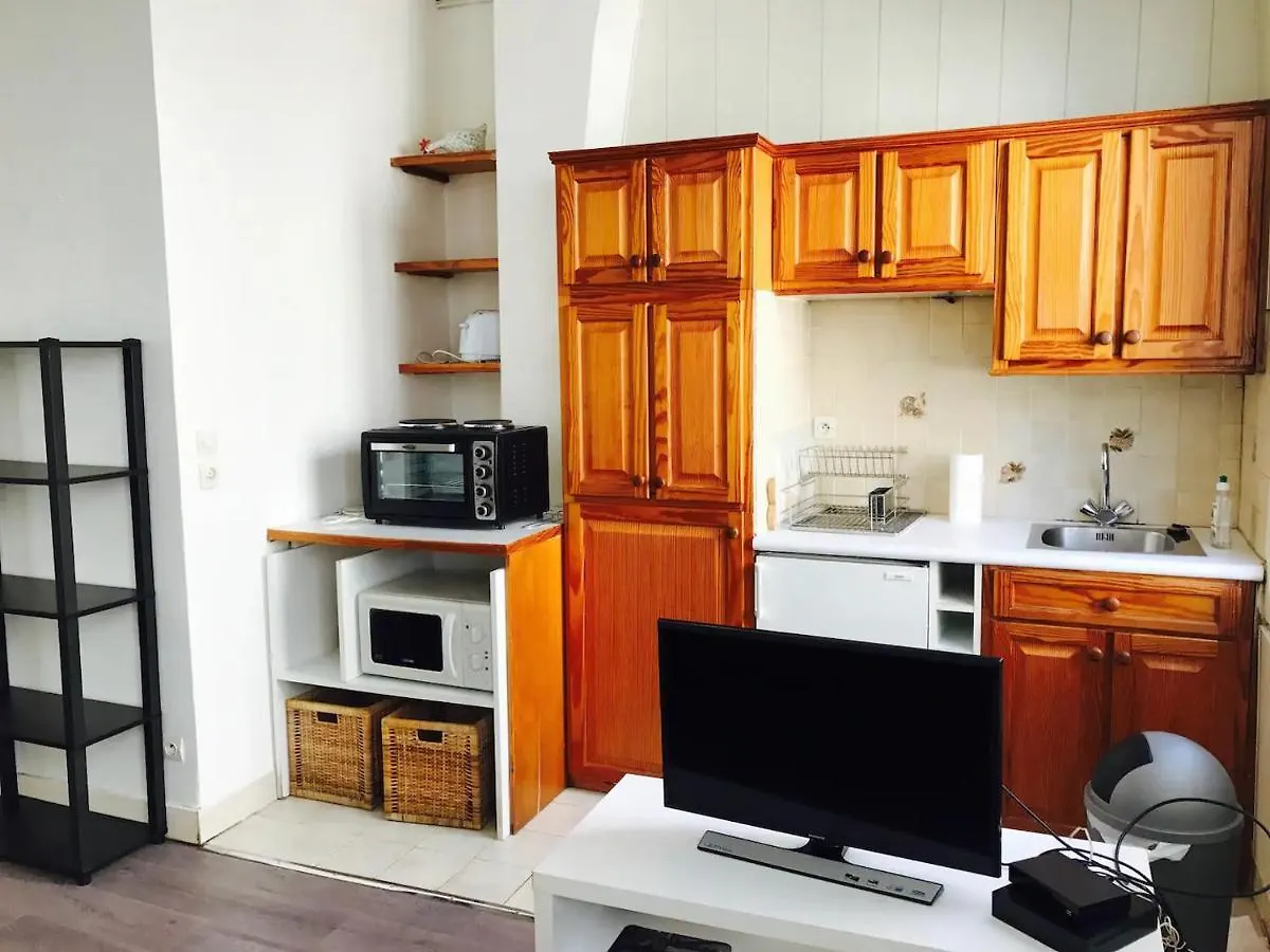 Apartment Studio Oberkampf Paris France